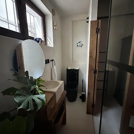 3bed Apartment- Garden Private Pool Free Parking *