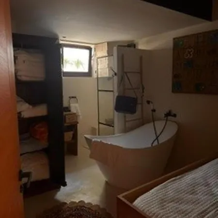 3bed Apartment- Garden Private Pool Free Parking