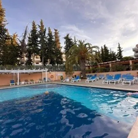 3bed Apartment- Garden Private Pool Free Parking Apartament *